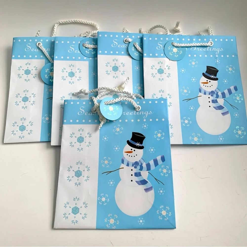 Winter Holiday Gift Bag Lot Season’s Greetings Snowman Holiday Ornament NWT